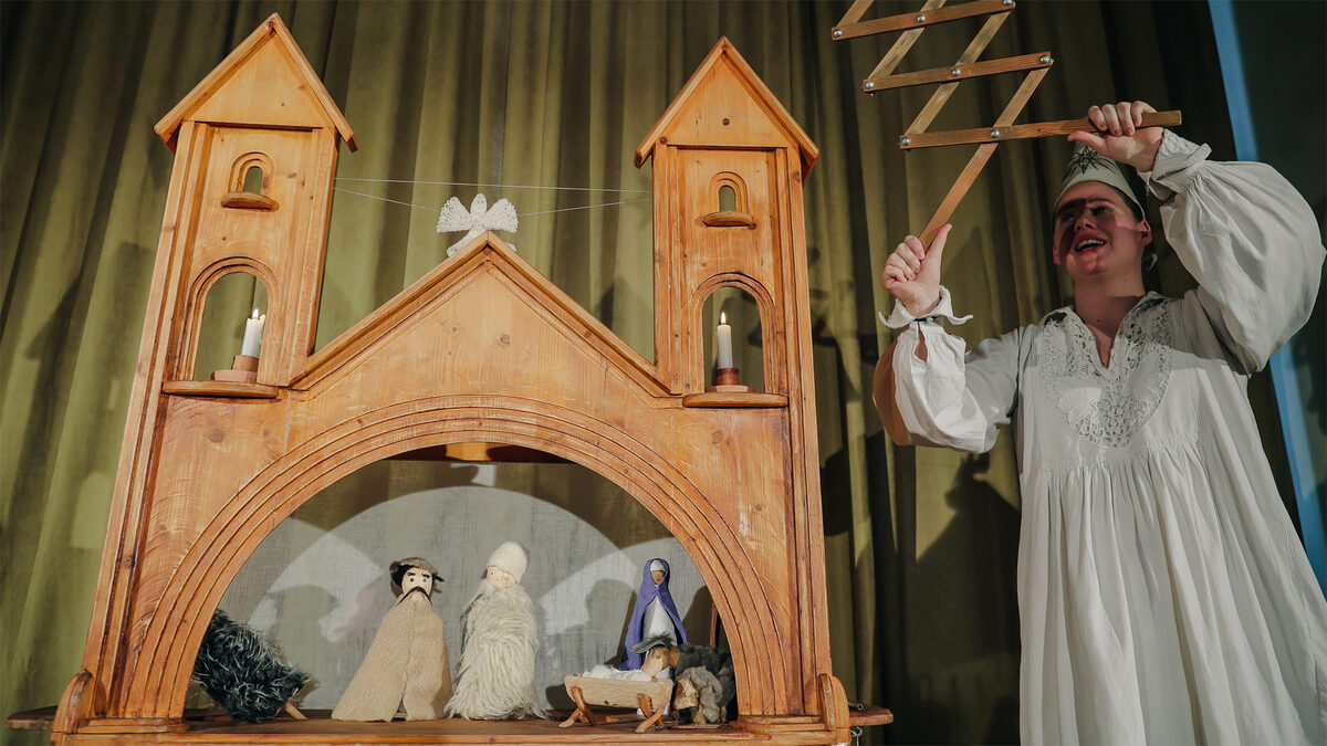 Menjünk el a látására!