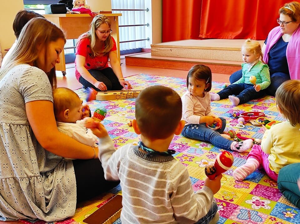 Hangbújócska Zenebölcsi